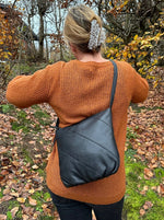 BEMÆRK: Kollektionsprøve. Style Cuba i supersmuk brun/cognac. Klassisk crossbody skuldertaske i blødt kvalitetslæder - Octopus Denmark